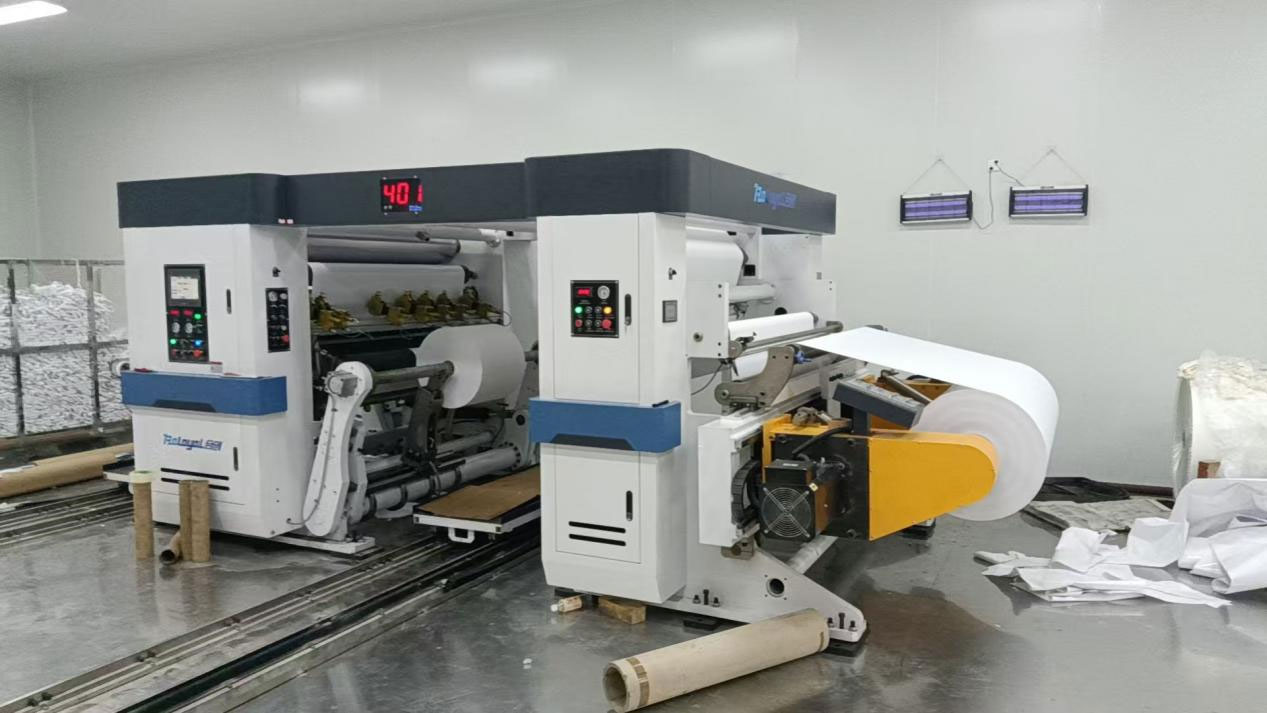 raloyal-plus-series-high-speed-jumbo-roll-slitting-machine-for-label-stock-and-paper1.jpg